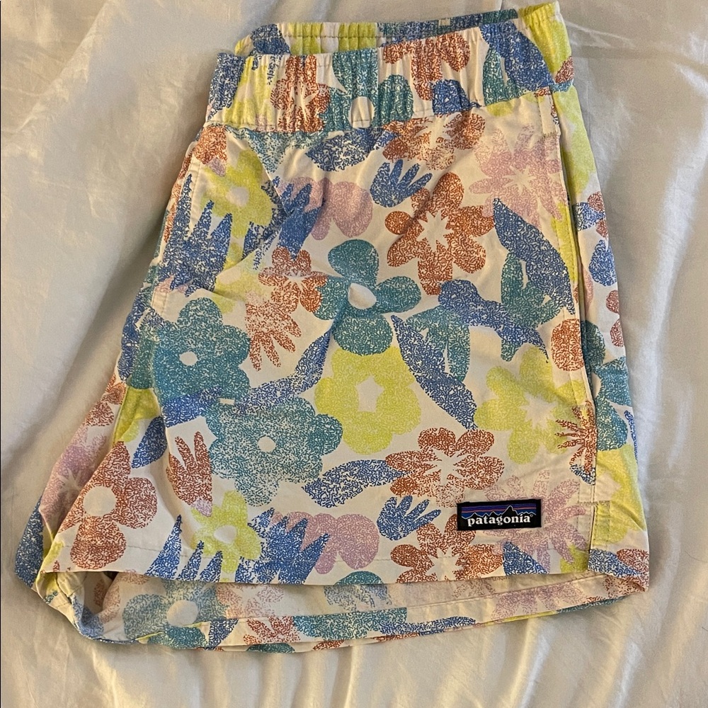 Patagonia Floral Baggies 2.5’